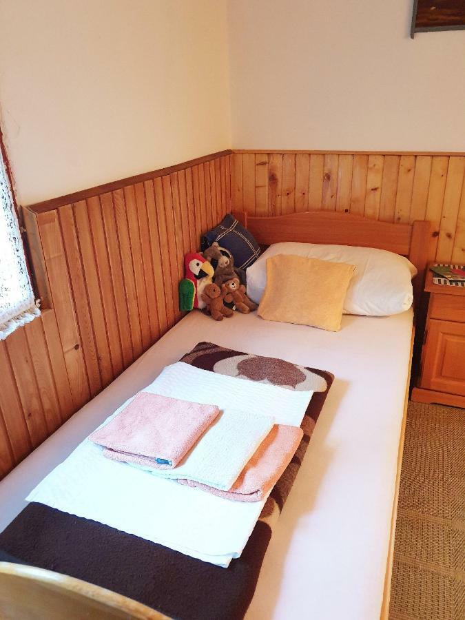 Draga Koncar Guest House Vrelo Korenicko Bagian luar foto